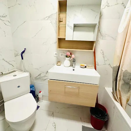 Dream Dwell Paris-Deluxe Studio 650m near Arc de Triomphe